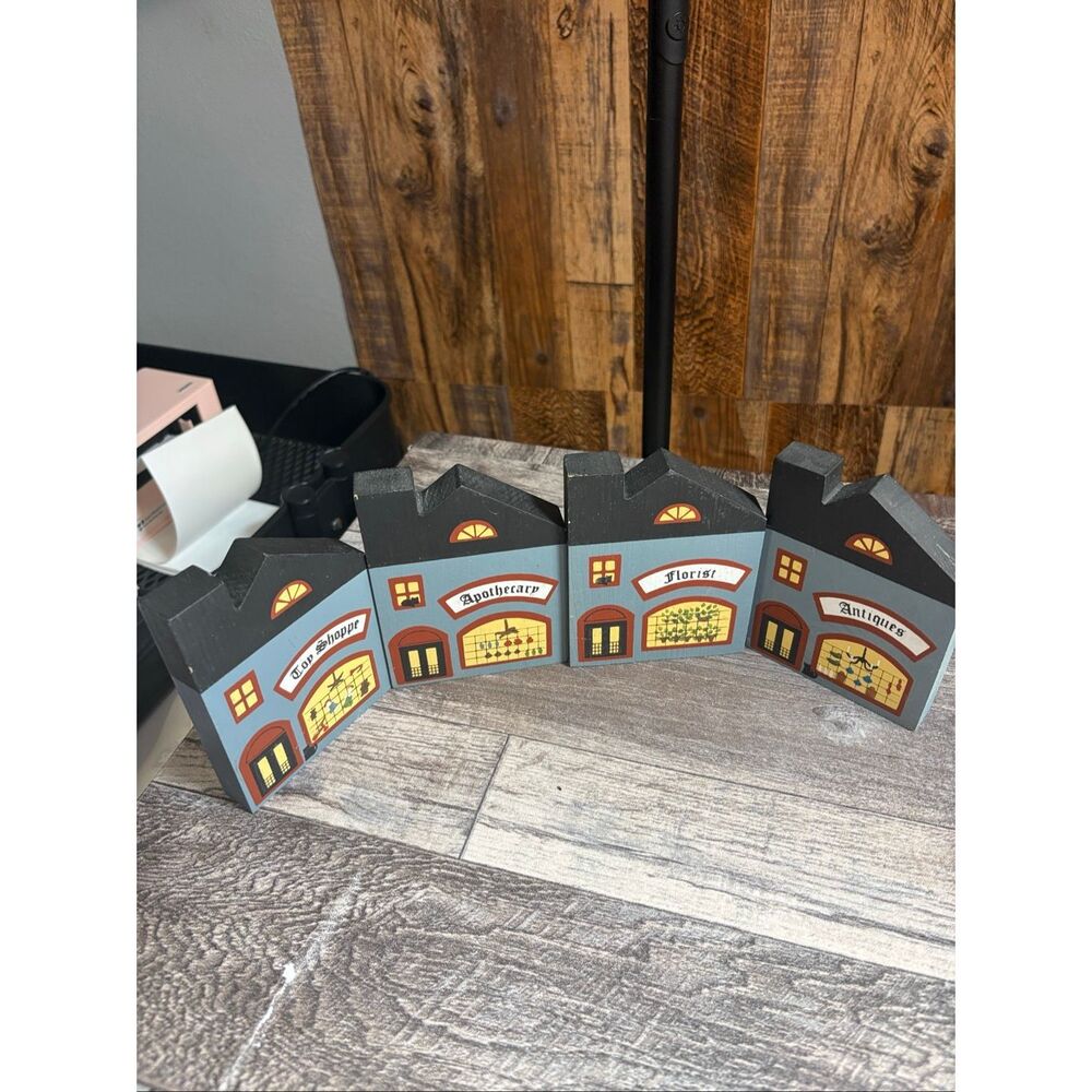 Lot of 4 The Cat’s Meow Village,